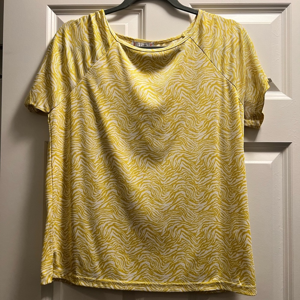 Tops - Picture 2 of 2